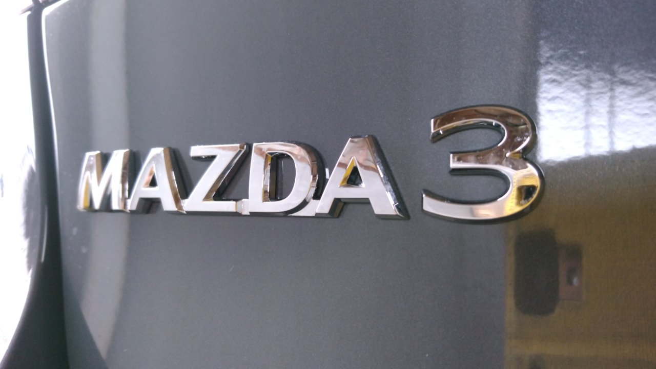 ｍａｚｄａ３の電源取り出し場所と外し方の説明書 車の綺麗を求めて